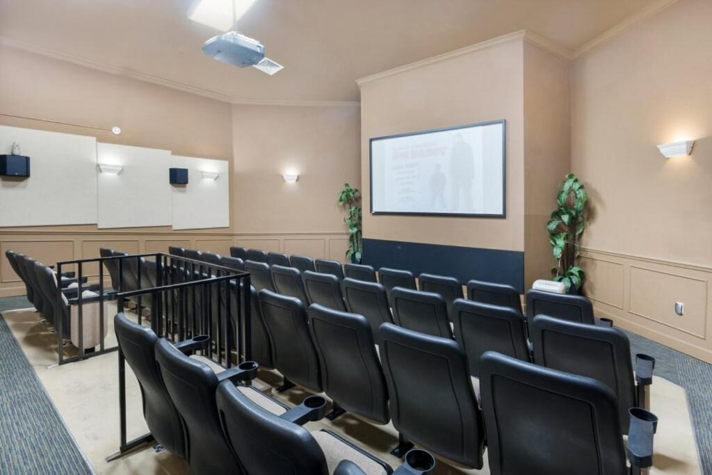Luxurious Condo - Just 2 Miles From Disney #404 Orlando Bagian luar foto